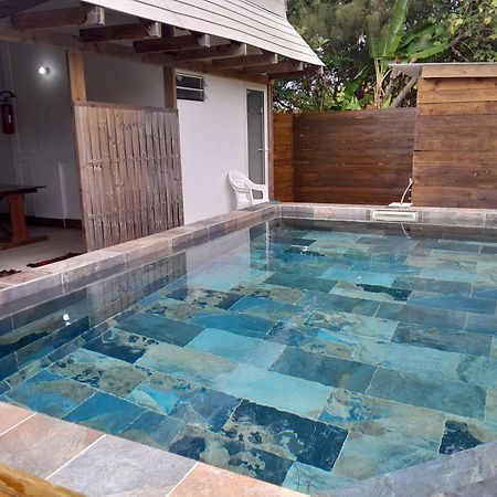 Mara'Ai Le Spot Tubuai, Chambre Triple Deluxe Mahu Sdb Privee Avec Piscine Mataura Luaran gambar
